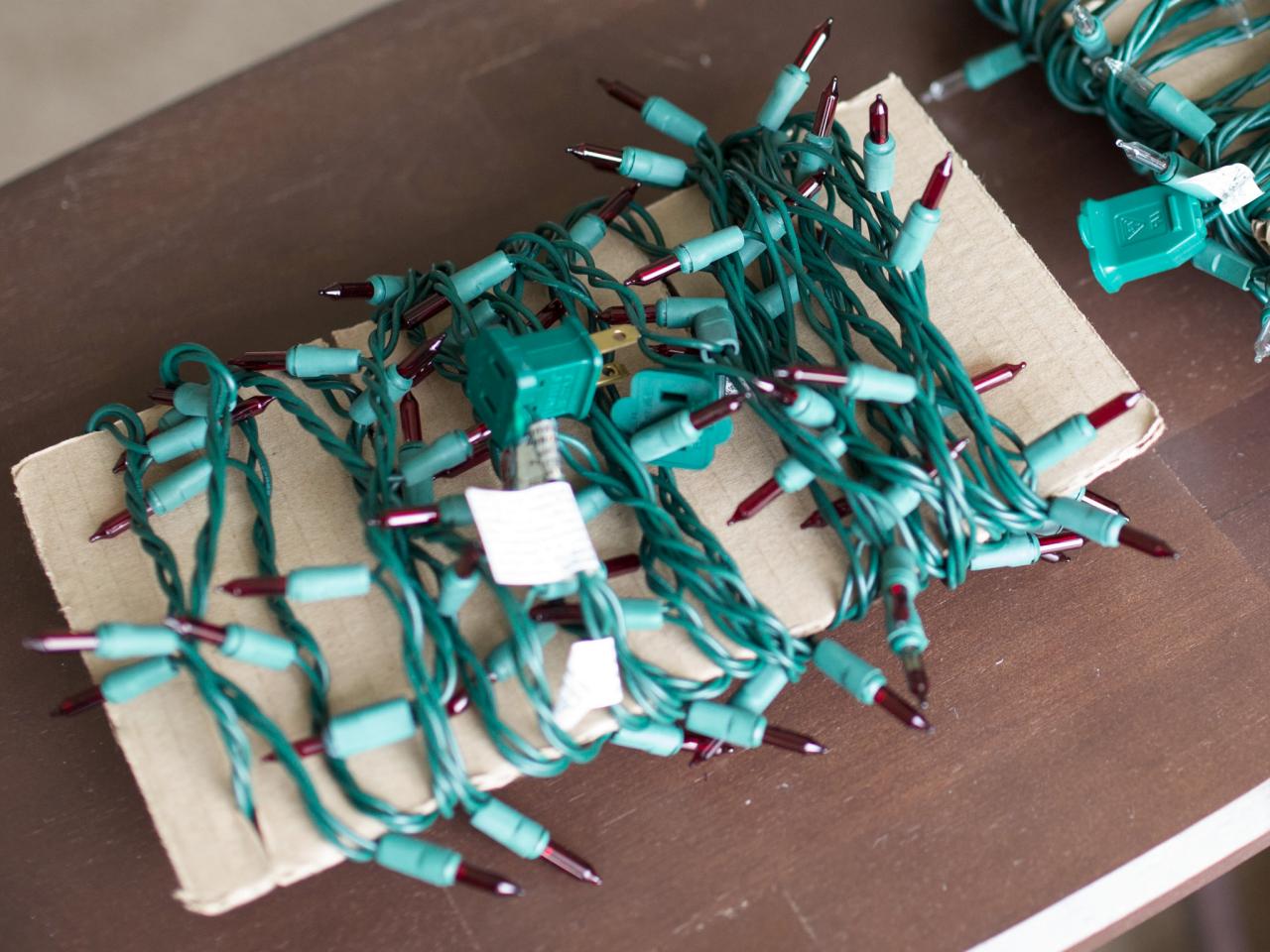 хранение гирлянд. коробка для хранения елки искусственной. хранение новогодних гирлянд. хранение новогодних гирлянд. хранение елочных гирлянд.